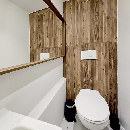 Design In Center 2 *