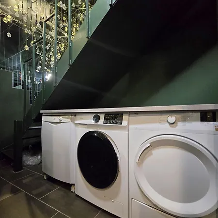 Διαμέρισμα Design In Center 2 *